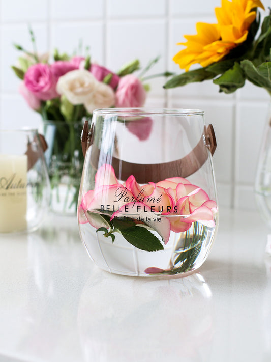 Decorative ornaments for dried flowers in portable vases